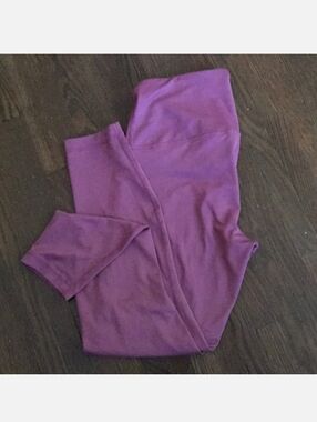 Velocity Brand Mulberry Color Athletic Yoga Leggings Size Medium NWOT
